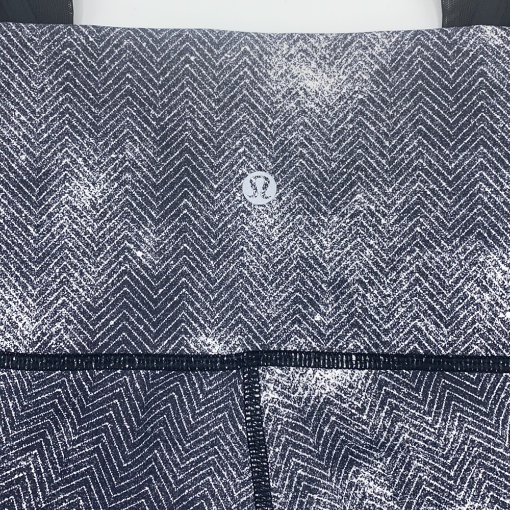 Lululemon Essential Rhythm Crop Legging Diffusion - Picture 7 of 11